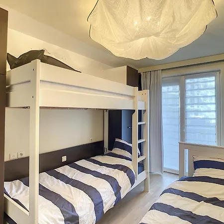 In Belgium Near Scenic Parks Apartamento